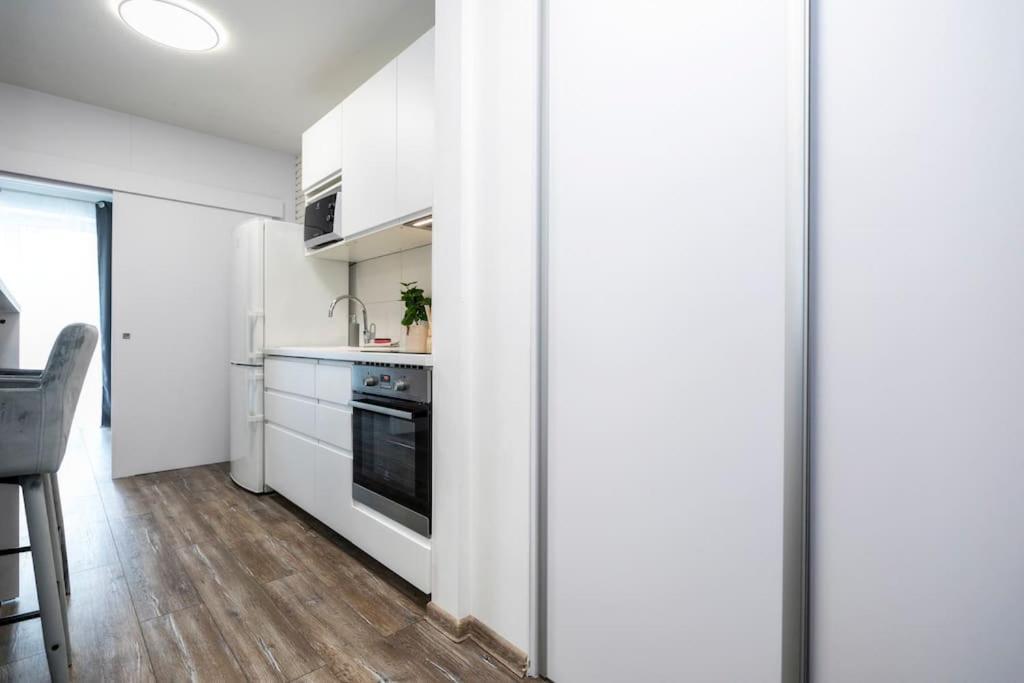 Alure Residences 1 & 24H Self Check-In, Free Parking In Front Of The Apartment Building, New Building, Terrace, Cafe With Breakfast In The Apartment Building, Next To The Aqua Park Банска-Бистрица Экстерьер фото