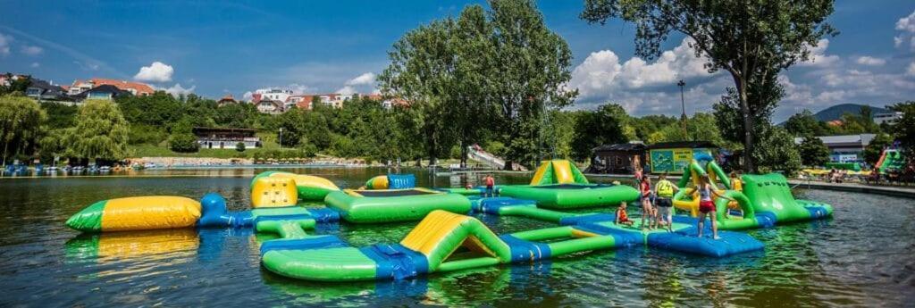 Alure Residences 1 & 24H Self Check-In, Free Parking In Front Of The Apartment Building, New Building, Terrace, Cafe With Breakfast In The Apartment Building, Next To The Aqua Park Банска-Бистрица Экстерьер фото